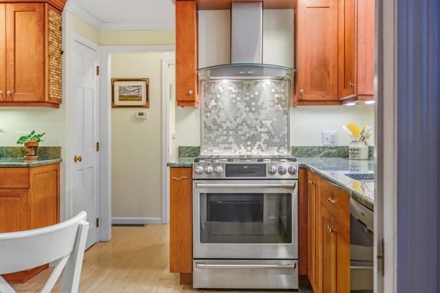 28 Lakeview Avenue, Chatham, MA 02633