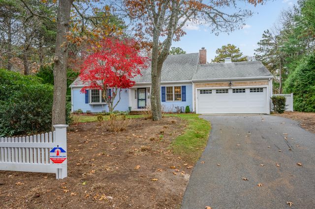 28 Lakeview Avenue, Chatham, MA 02633