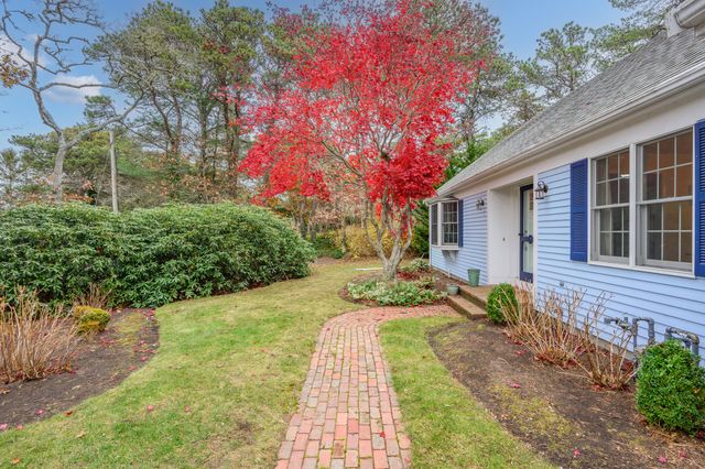 28 Lakeview Avenue, Chatham, MA 02633