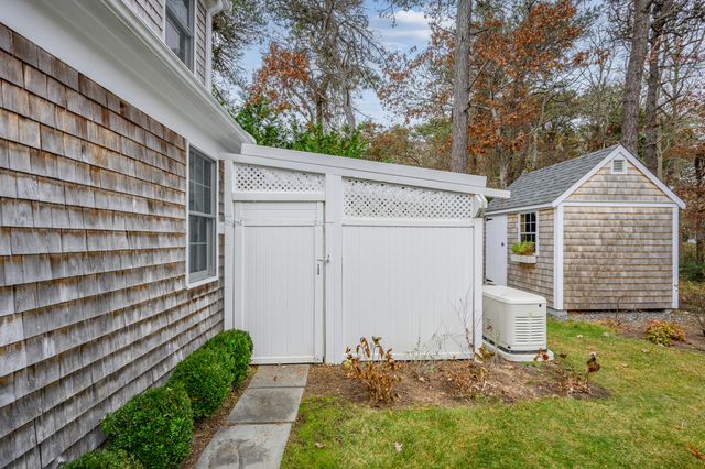 28 Lakeview Avenue, Chatham, MA 02633