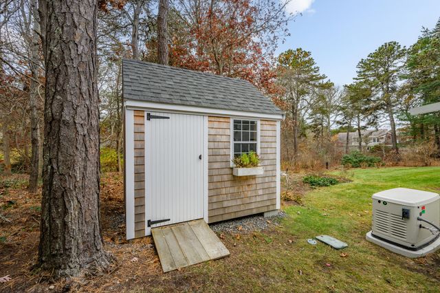 28 Lakeview Avenue, Chatham, MA 02633