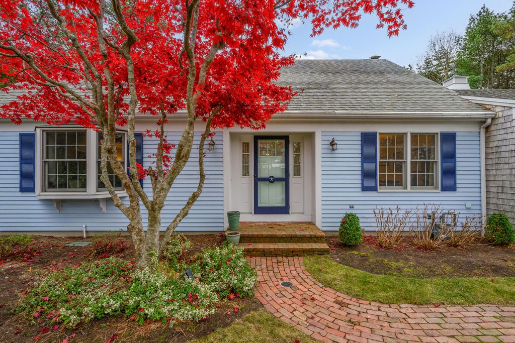 28 Lakeview Avenue, Chatham, MA 02633