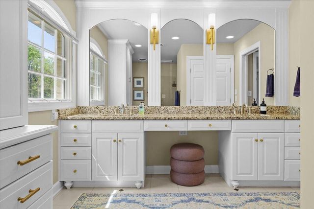 6522 Fairway Forest DR, Roanoke, VA 24018