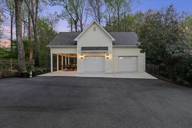 6522 Fairway Forest DR, Roanoke, VA 24018
