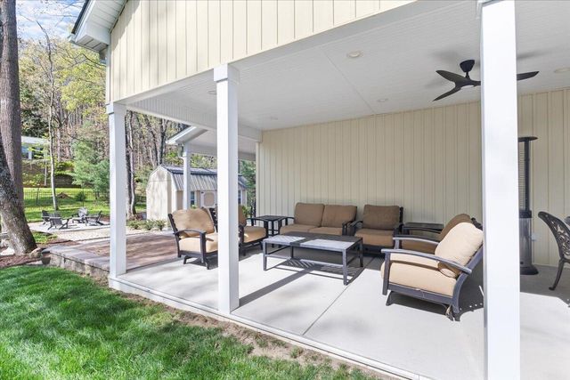 6522 Fairway Forest DR, Roanoke, VA 24018