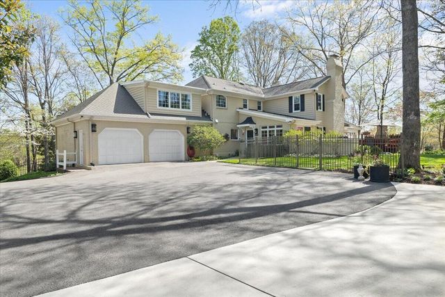 6522 Fairway Forest DR, Roanoke, VA 24018