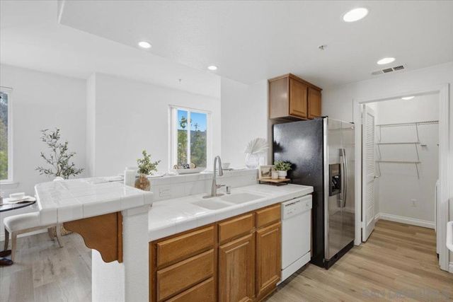 13051 Evening Creek Dr S 49, San Diego, CA 92128