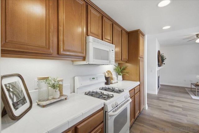 13051 Evening Creek Dr S 49, San Diego, CA 92128