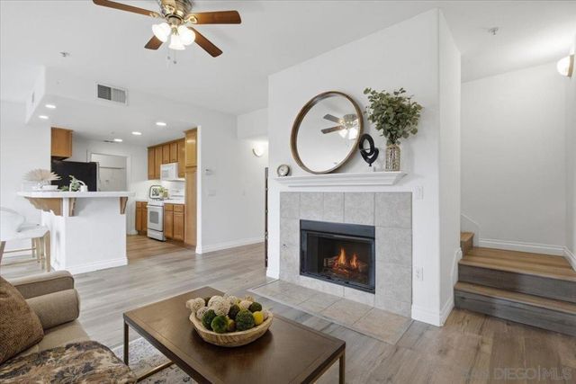 13051 Evening Creek Dr S 49, San Diego, CA 92128