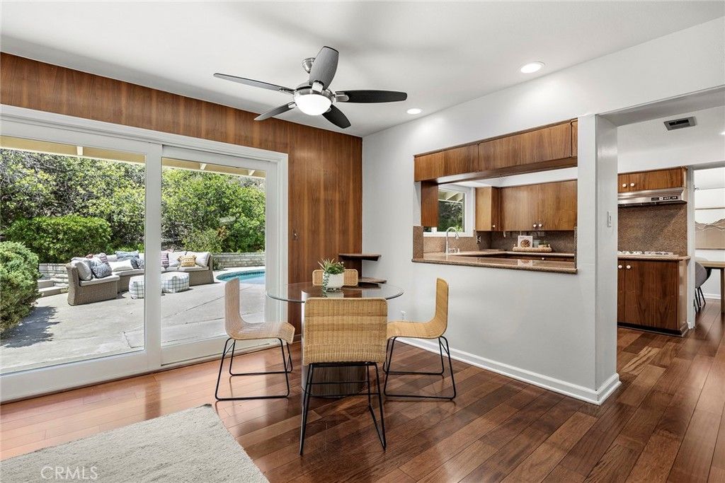 Image 11 of property listing at 10505 Grove Oak, North Tustin, CA 92705