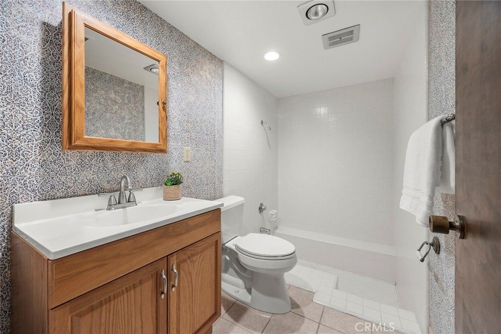 Image 26 of property listing at 10505 Grove Oak, North Tustin, CA 92705