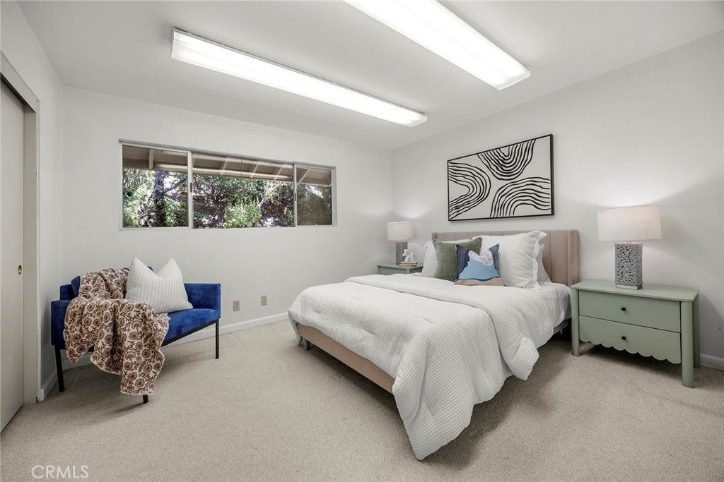 Image 27 of property listing at 10505 Grove Oak, North Tustin, CA 92705