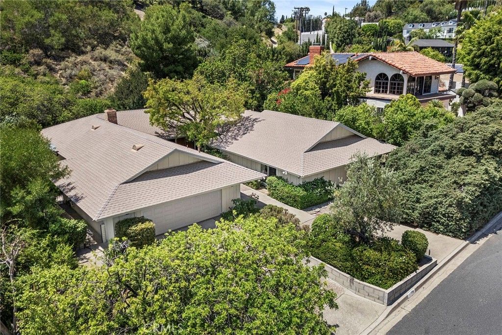 Image 5 of property listing at 10505 Grove Oak, North Tustin, CA 92705