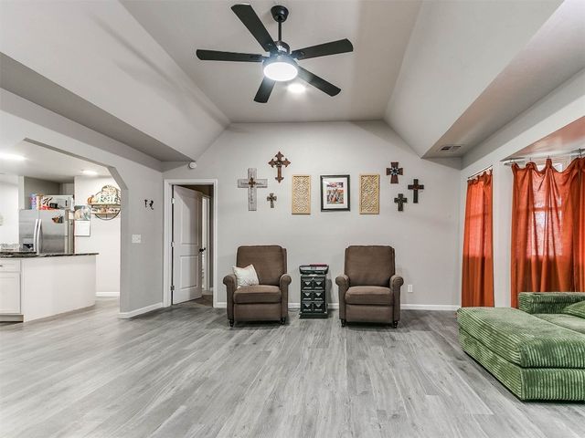 10828 Eastway Street, Mcloud, OK 74851