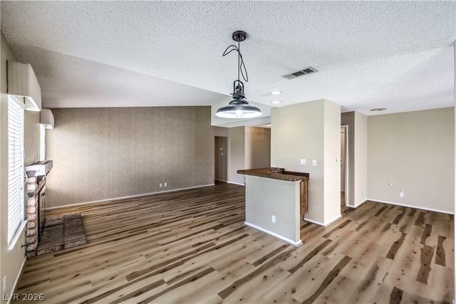 6813 War Eagle Circle, Las Vegas, NV 89108