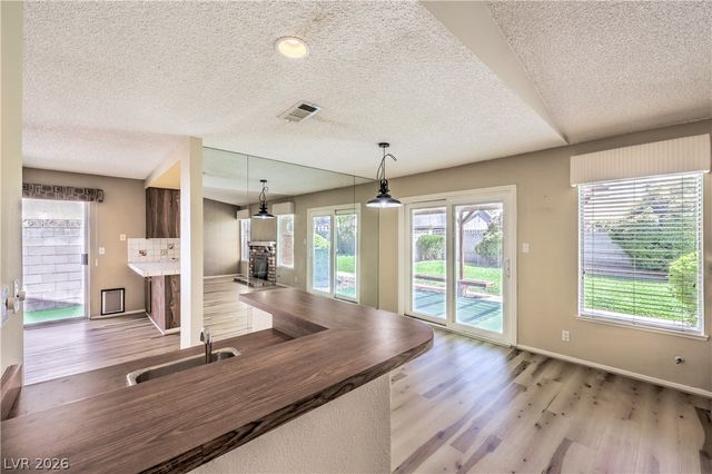 6813 War Eagle Circle, Las Vegas, NV 89108