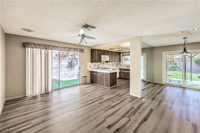 6813 War Eagle Circle, Las Vegas, NV 89108