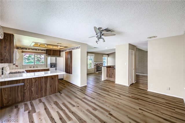 6813 War Eagle Circle, Las Vegas, NV 89108