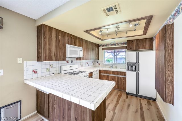 6813 War Eagle Circle, Las Vegas, NV 89108