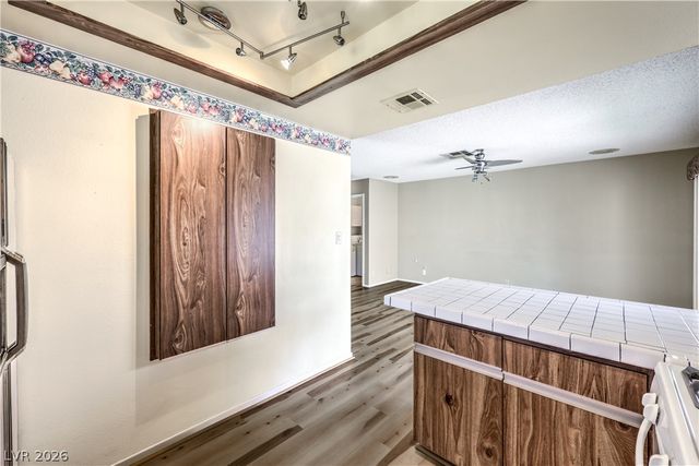 6813 War Eagle Circle, Las Vegas, NV 89108