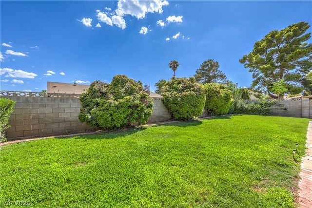 6813 War Eagle Circle, Las Vegas, NV 89108