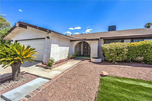 6813 War Eagle Circle, Las Vegas, NV 89108