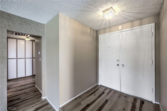 6813 War Eagle Circle, Las Vegas, NV 89108