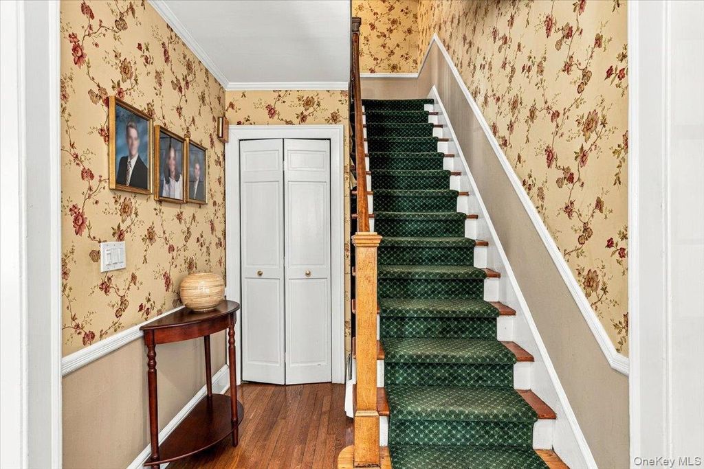 39 Euston Road, Garden City, NY 11530 — photo 2