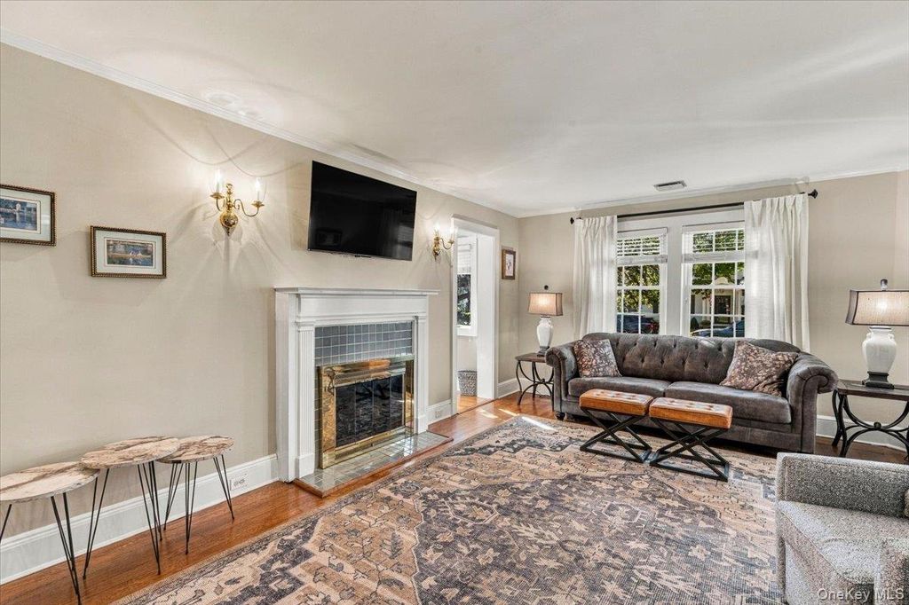 39 Euston Road, Garden City, NY 11530 — photo 3
