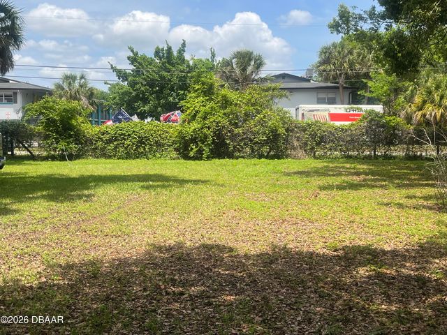 455 Brentwood Drive, Daytona Beach, FL 32117