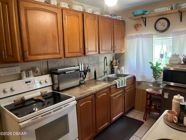 455 Brentwood Drive, Daytona Beach, FL 32117