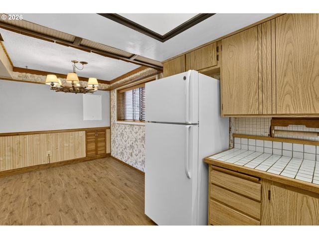 8835 Se REGENTS Dr, Milwaukie, OR 97222