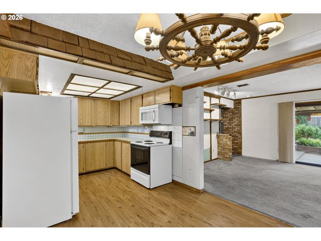 8835 Se REGENTS Dr, Milwaukie, OR 97222