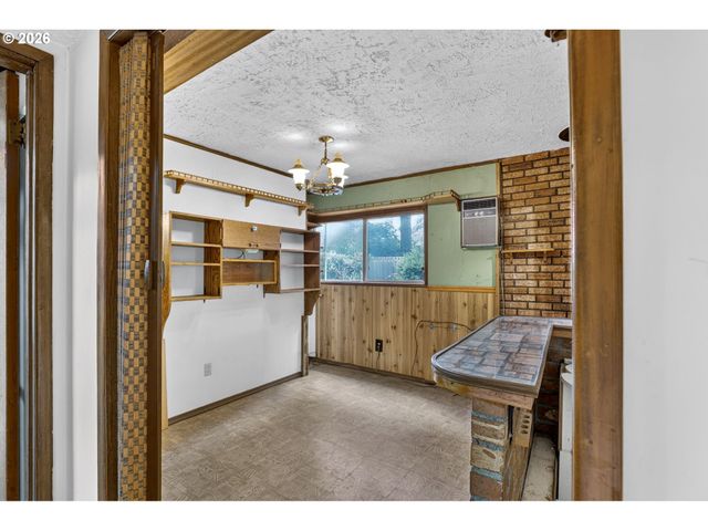 8835 Se REGENTS Dr, Milwaukie, OR 97222