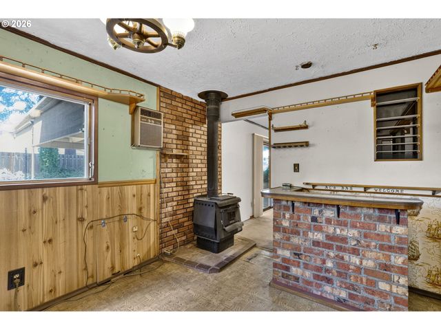 8835 Se REGENTS Dr, Milwaukie, OR 97222