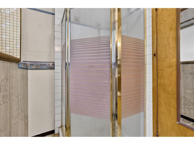 8835 Se REGENTS Dr, Milwaukie, OR 97222