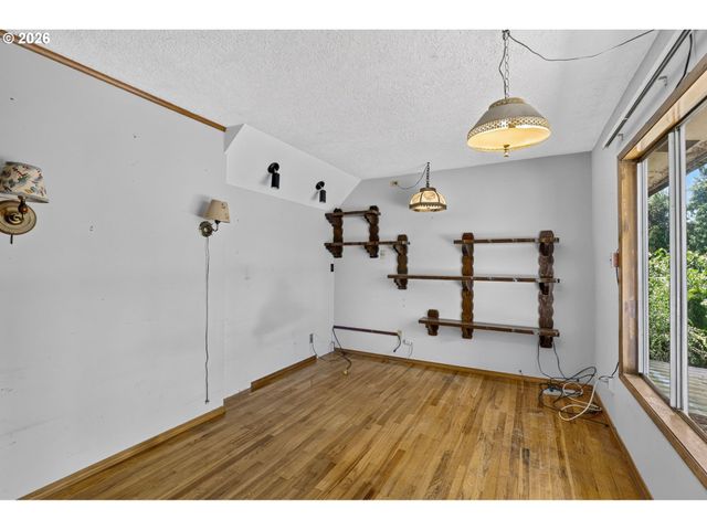 8835 Se REGENTS Dr, Milwaukie, OR 97222
