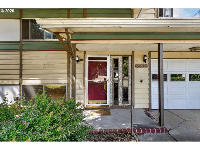 8835 Se REGENTS Dr, Milwaukie, OR 97222