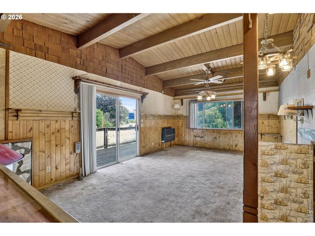8835 Se REGENTS Dr, Milwaukie, OR 97222