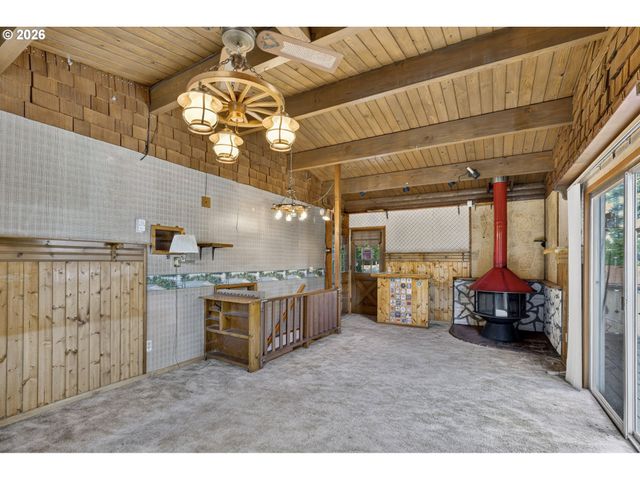 8835 Se REGENTS Dr, Milwaukie, OR 97222