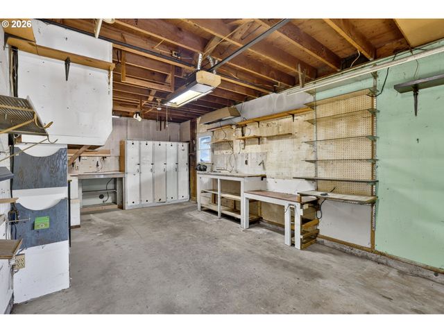 8835 Se REGENTS Dr, Milwaukie, OR 97222