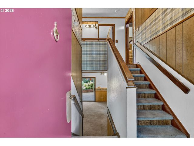 8835 Se REGENTS Dr, Milwaukie, OR 97222