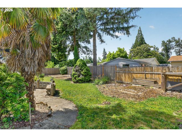 8835 Se REGENTS Dr, Milwaukie, OR 97222