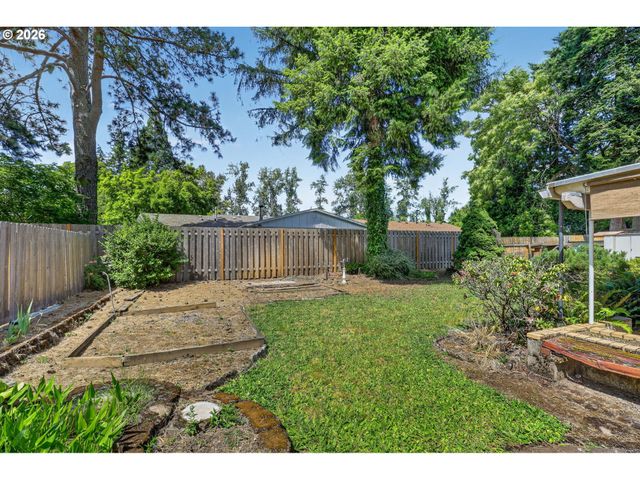 8835 Se REGENTS Dr, Milwaukie, OR 97222