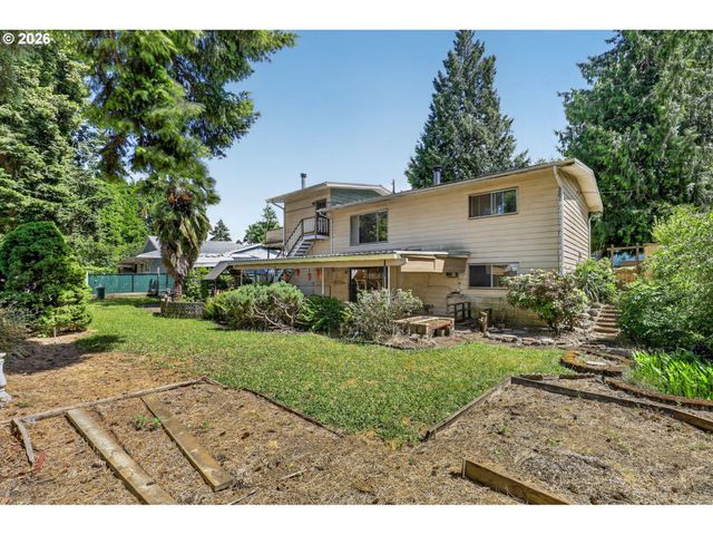 8835 Se REGENTS Dr, Milwaukie, OR 97222