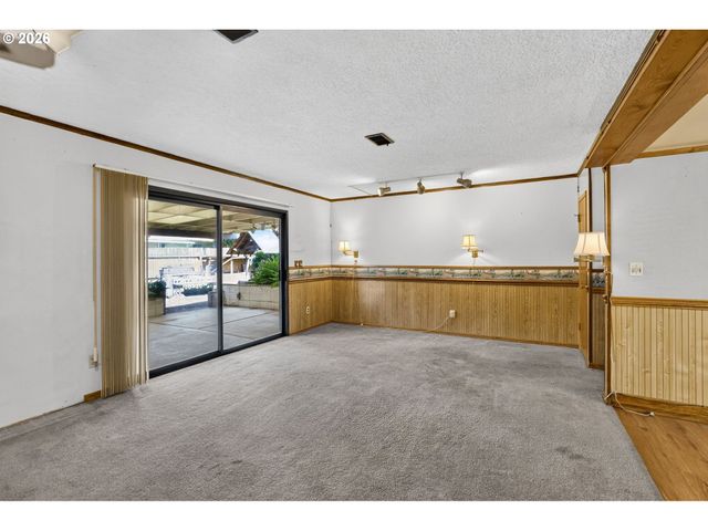8835 Se REGENTS Dr, Milwaukie, OR 97222