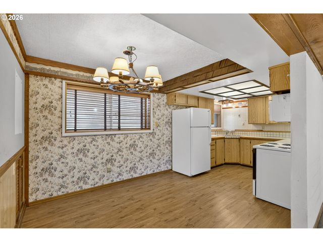 8835 Se REGENTS Dr, Milwaukie, OR 97222