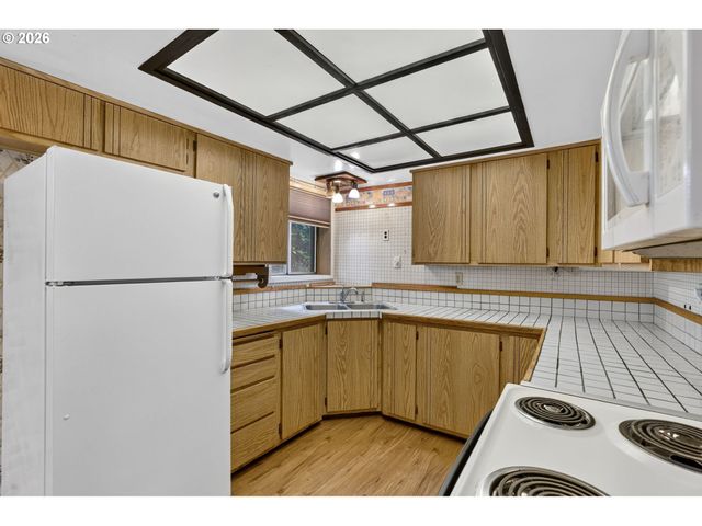 8835 Se REGENTS Dr, Milwaukie, OR 97222