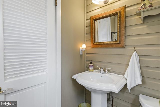 1268 ASHBOURNE RD, Elkins Park, PA 19027