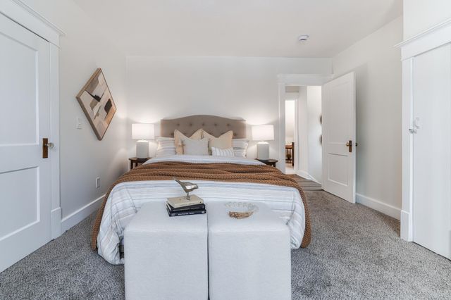 401 Rose Avenue E, Saint Paul, MN 55130